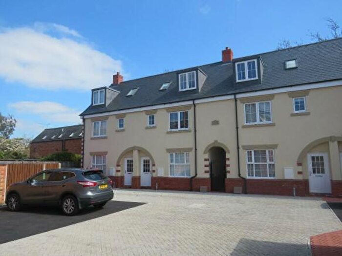 3 Bedroom Terraced House To Rent In Temple Street, Rugby, CV21