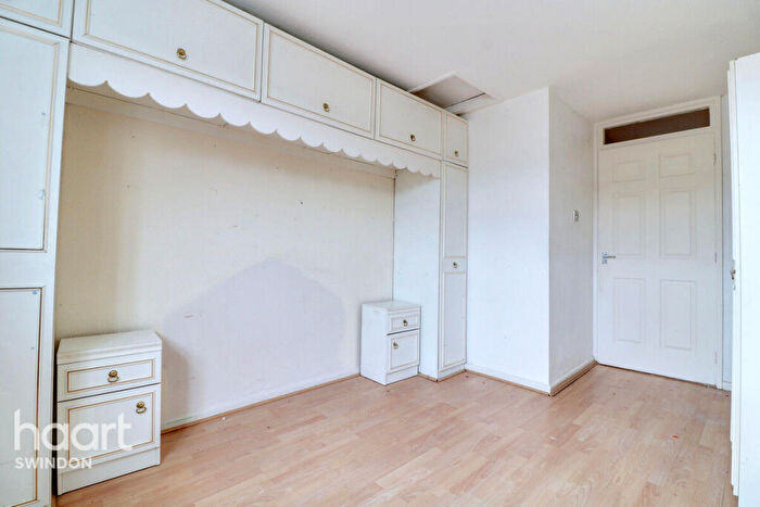 1 Bedroom Flat For Sale In Beaulieu Close, Swindon, SN5