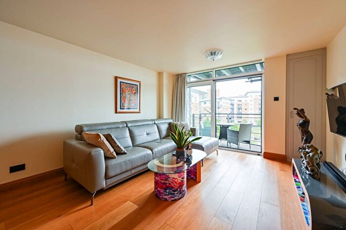 2 Bedroom Flat To Rent In Sheerness Mews, Gallions Reach, London, E16