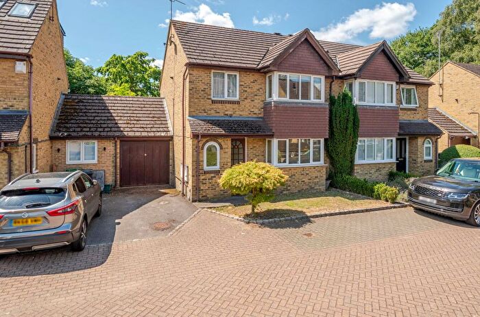 3 Bedroom Semi-Detached House For Sale In Minehurst Road, Mytchett, GU16