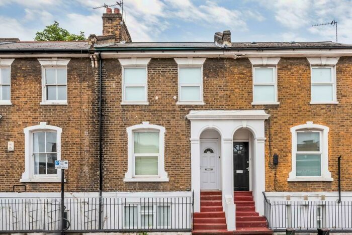 4 Bedroom Terraced House To Rent In Cambria Road London, SE5