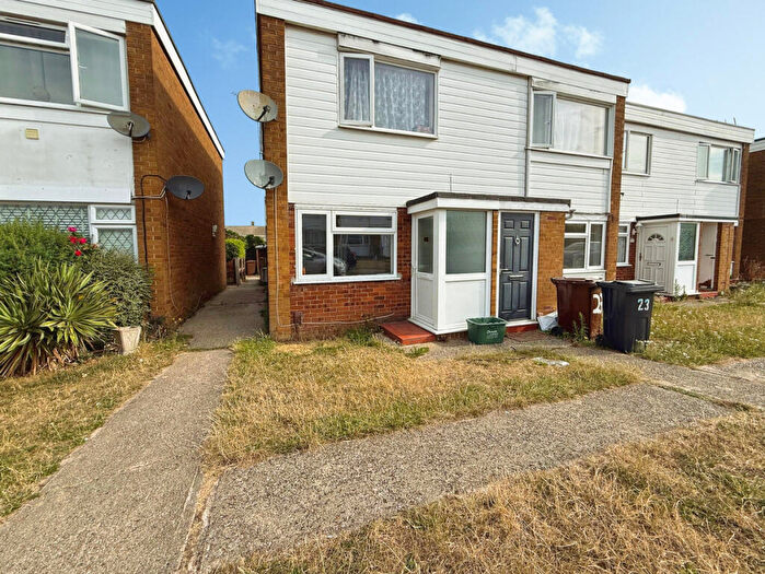 2 Bedroom Maisonette To Rent In Tamar Rise, Chelmsford, CM1