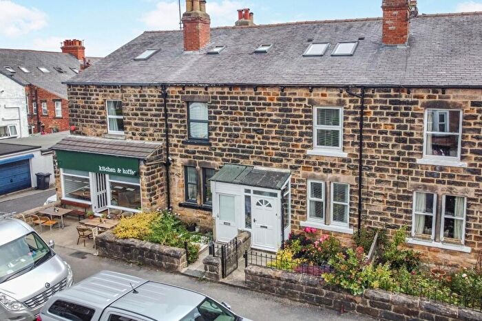 4 Bedroom Terraced House For Sale In West Lea Avenue, Harrogate, North Yorkshire, HG2