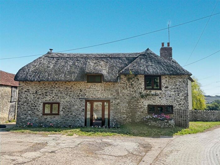 2 Bedroom House To Rent In Dalwood, EX13