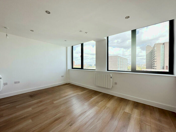 1 Bedroom Flat To Rent In Talbot Road, Manchester, M16