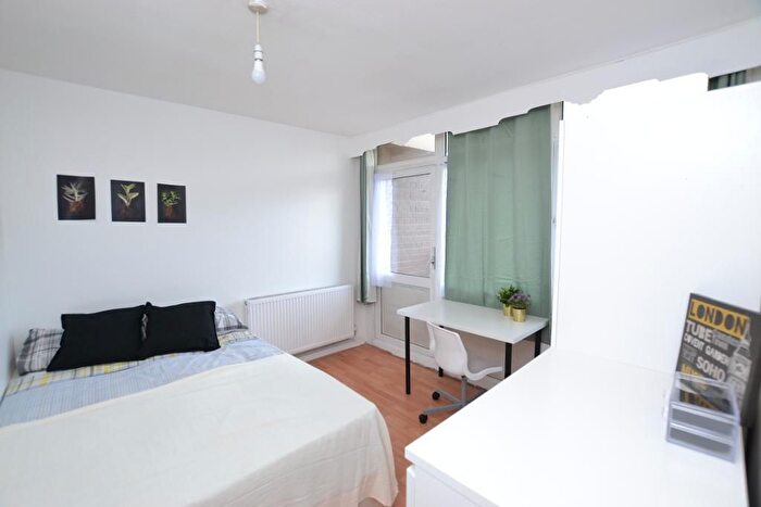 4 Bedroom Flat To Rent In Bigland Street, London, E1