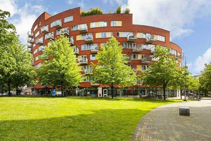 1 Bedroom Flat To Rent In Garand Court, Eden Grove, Drayton Park, Arsenal, Holloway, Highbury, London, N7