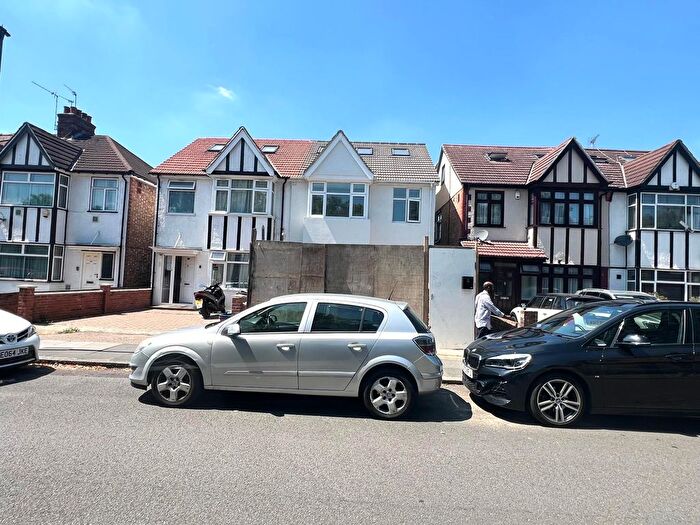 5 Bedroom Semi-Detached House To Rent In Woodfield Road, Hounslow, TW4