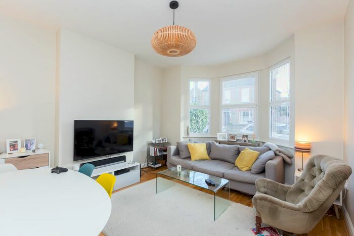 3 Bedroom Property To Rent In Chatham Road, Kingston, KT1