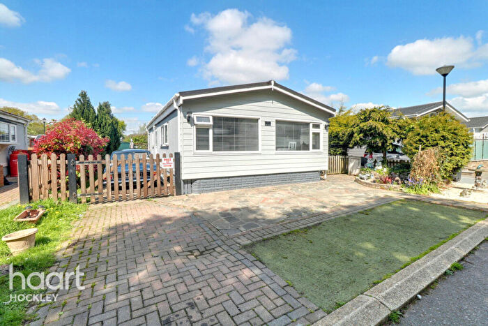 2 Bedroom Park Home For Sale In The Spur, Hockley, SS5