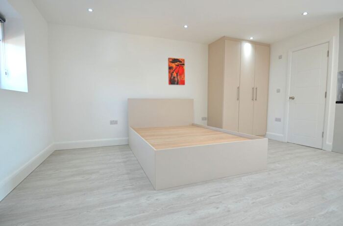 Studio To Rent In Elizabethan Close, Stanwell, TW19