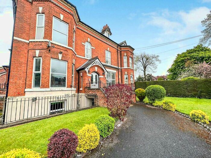 2 Bedroom Flat To Rent In Northenden Road, Sale, M33