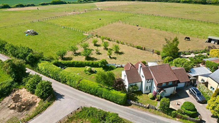 3 Bedroom Detached House For Sale In Mumbleys Lane, Thornbury, BS35