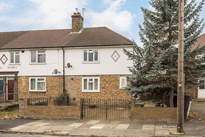 3 Bedroom Terraced House For Sale In Tallis Grove, Charlton, SE7