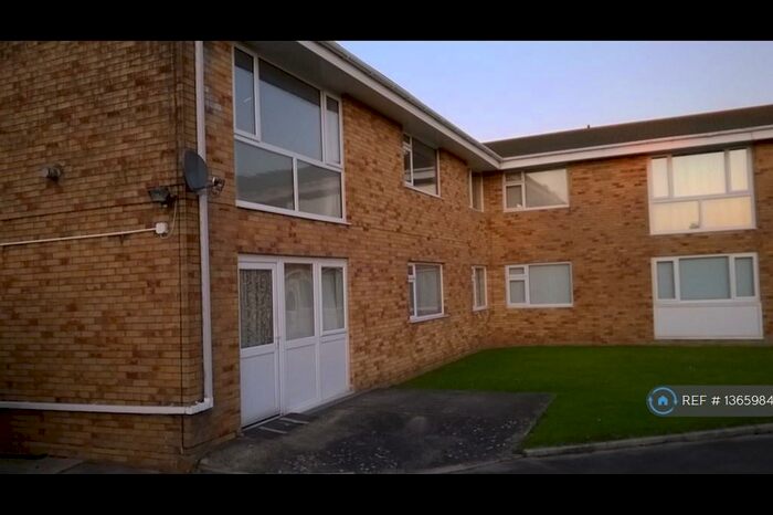 2 Bedroom Flat To Rent In Grove Place, Cardiff, CF14