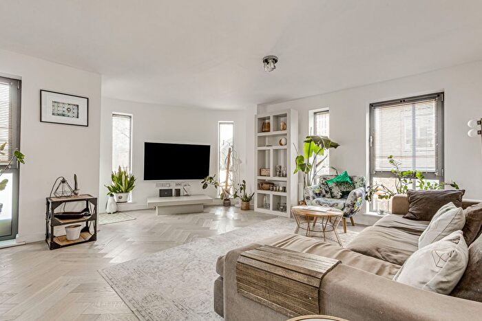 2 Bedroom Flat To Rent In Bagleys Lane, Sands End, SW6