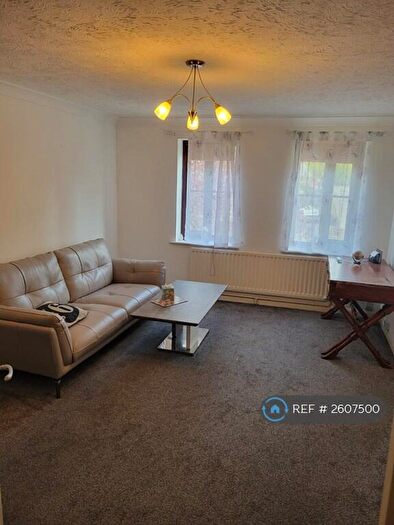 2 Bedroom Flat To Rent In Station Road, Harpenden, AL5
