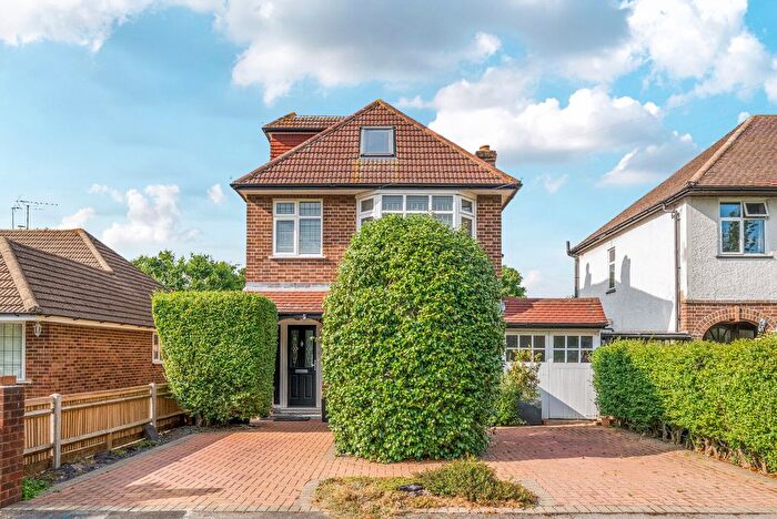 5 Bedroom Detached House For Sale In Horne Road, Shepperton, TW17