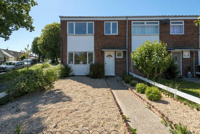 3 Bedroom House To Rent In Eastwood Close, Hayling Island, PO11