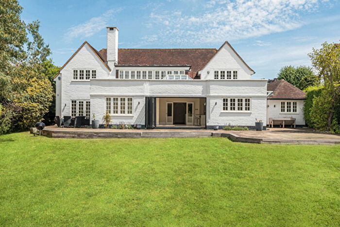 4 Bedroom Detached House For Sale In High Park Avenue, East Horsley, KT24