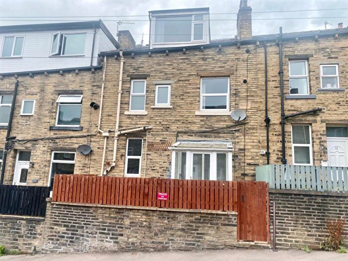2 Bedroom Terraced House To Rent In Browning Avenue, Halifax, HX3