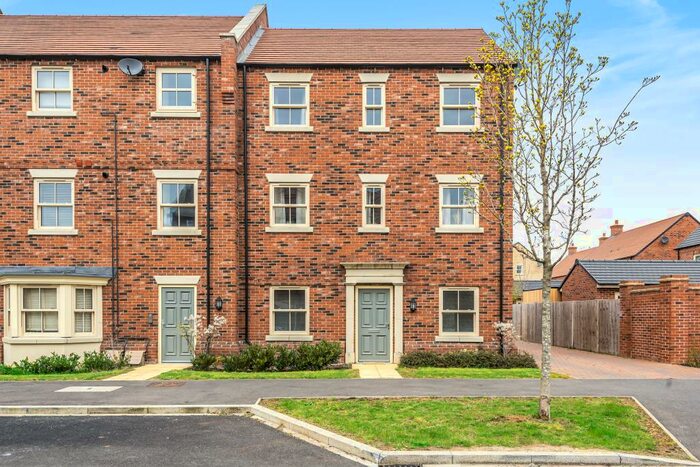 1 Bedroom Apartment To Rent In Flanders Close, Town Centre, OX26