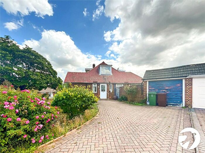 3 Bedroom Bungalow For Sale In Leonard Close, Maidstone, Kent, ME16