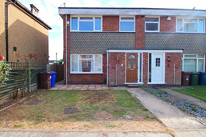 4 Bedroom Terraced House To Rent In Mullion Close, Harrow, HA3
