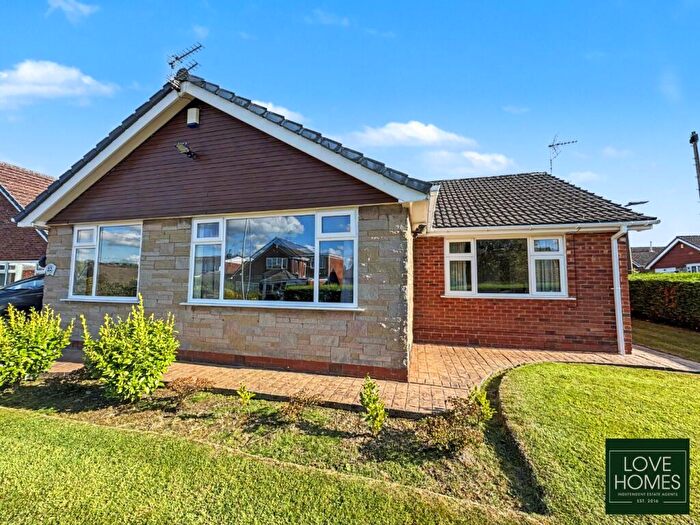 3 Bedroom Detached Bungalow For Sale In Belvedere Avenue, Greenmount | Three Bedroom Detached Bungalow | Corner Plot Position | No Chain, BL8
