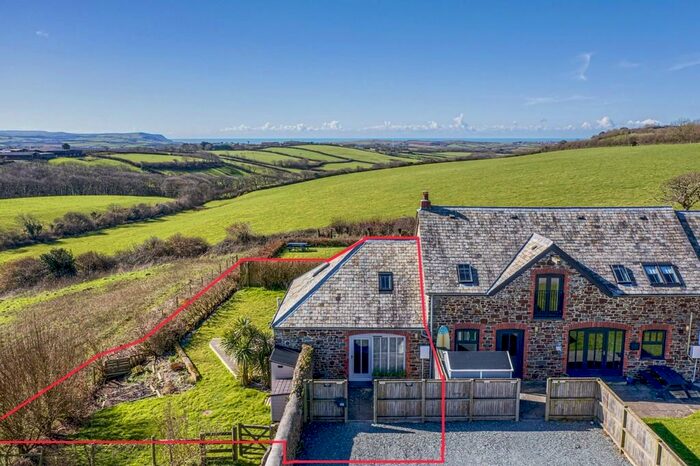 1 Bedroom Barn Conversion For Sale In Lower Thurlibeer, Stratton, EX23
