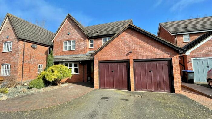 4 Bedroom Detached House For Sale In Hopkins Way, Wellesbourne, CV35