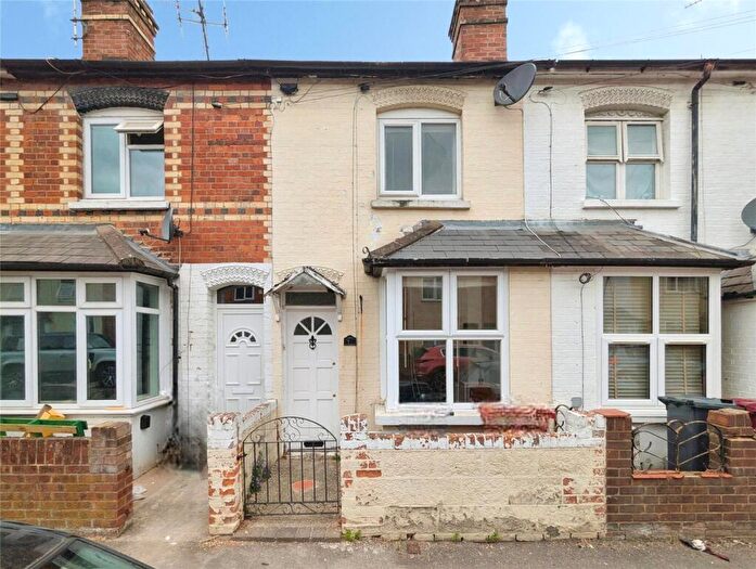 2 Bedroom Terraced House For Sale In Elm Park Road, Reading, Berkshire, RG30