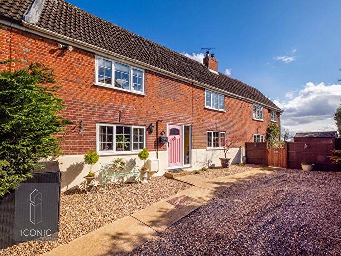 3 Bedroom Semi-Detached House For Sale In Newton Street, Newton St Faith, Norwich, NR10
