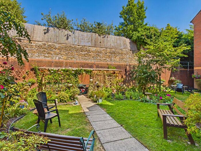 2 Bedroom Flat For Sale In Homecanton House, Carrington Way, Wincanton, Somerset, BA9