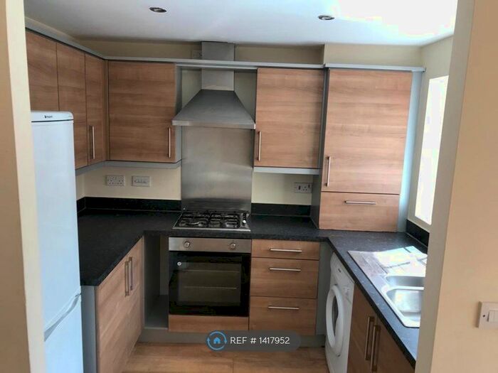 2 Bedroom Flat To Rent In Reed Close, Farnworth, Bolton, BL4