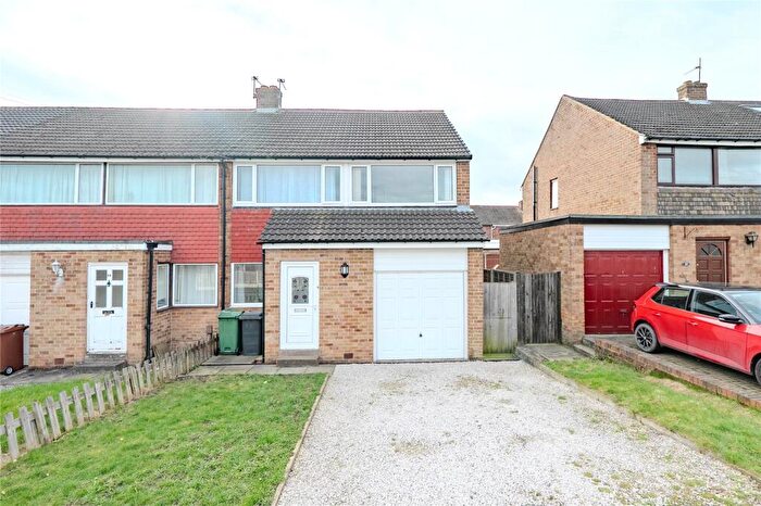 3 Bedroom Semi Detached House For Sale In Kent Crescent, Pudsey, West Yorkshire, LS28