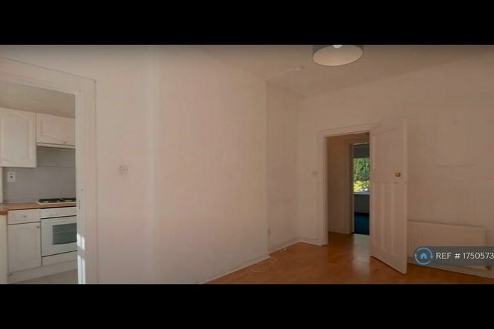 3 Bedroom Flat To Rent In Penrith Drive, Glasgow, G12