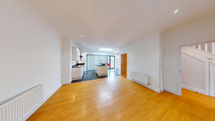 5 Bedroom Terraced House To Rent In Borden Avenue, London, EN1