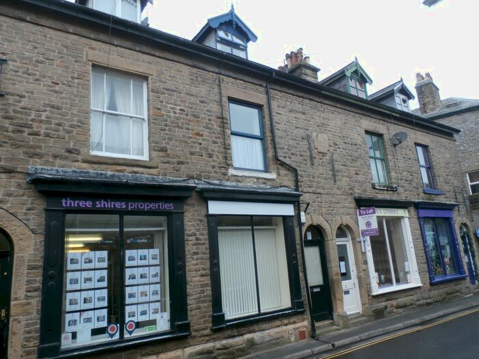 2 Bedroom Flat To Rent In Market Street, Buxton, SK17