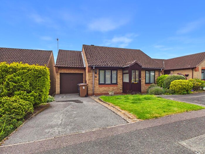 2 Bedroom Detached Bungalow For Sale In Countisbury Drive, Oakwood, DE21