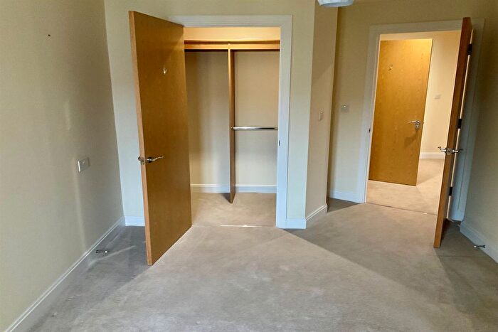 1 Bedroom Flat For Sale In Elkington House, Charlton Green, Dover, CT16