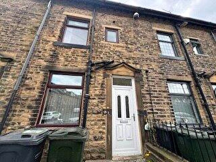 4 Bedroom Terraced House To Rent In Staveley Road, Keighley, Bradford, BD22
