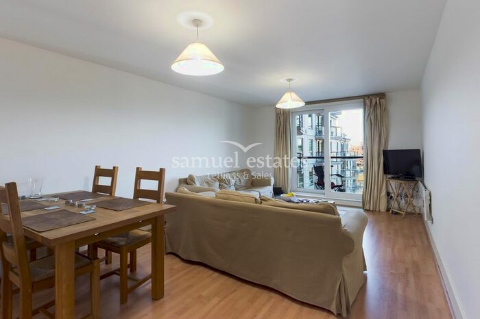 2 Bedroom Flat To Rent In Fountain House, St Georges Wharf, Vauxhall, SW8