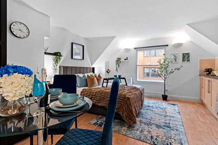 Studio To Rent In East Passage, London, EC1A