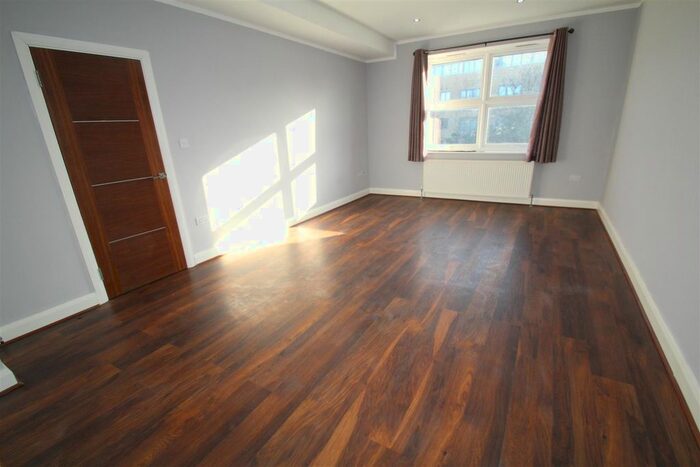 2 Bedroom Flat To Rent In Fitzgerald House, Elmgrove Road, Harrow, HA1