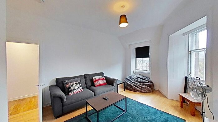 2 Bedroom Flat To Rent In West Port, Edinburgh, Midlothian, EH1