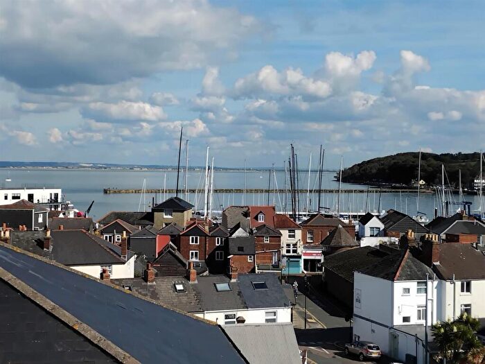 4 Bedroom Flat For Sale In Medina Gardens, Cowes, PO31