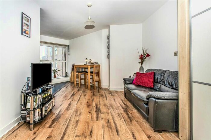 1 Bedroom Flat To Rent In Excelsior, Princess Way, Swansea, SA1