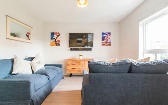 4 Bedroom Flat To Rent In Morrison Circus, Haymarket, Edinburgh, EH3