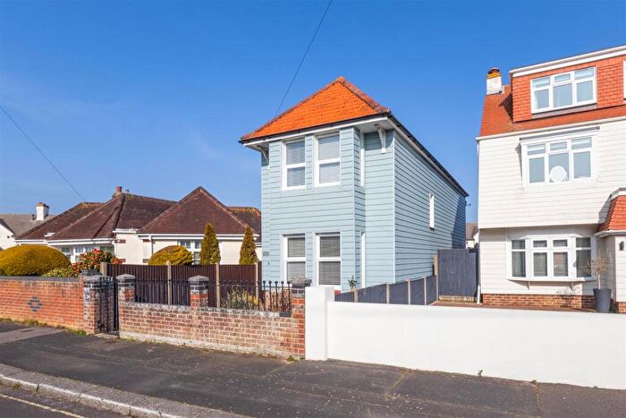 3 Bedroom Detached House For Sale In Montserrat Road, Lee-On-The-Solent, PO13